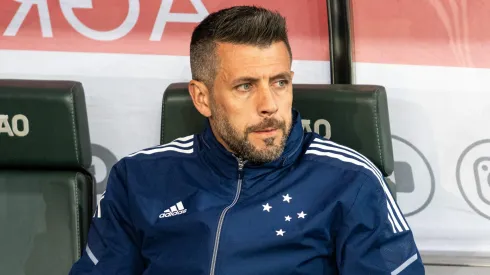 MG – Belo Horizonte – 28/06/2022 – BRASILEIRO B 2022 CRUZEIRO X SPORT – Paulo Pezzolano tecnico do Cruzeiro durante partida contra o Sport no estadio Mineirao pelo campeonato Brasileiro B 2022. Foto: Alessandra Torres/AGIF