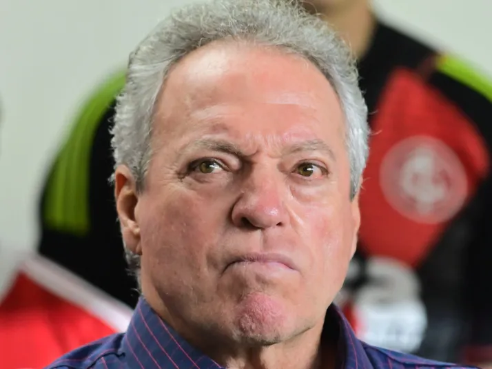 Abel Braga indica saída de Vitão no Internacional