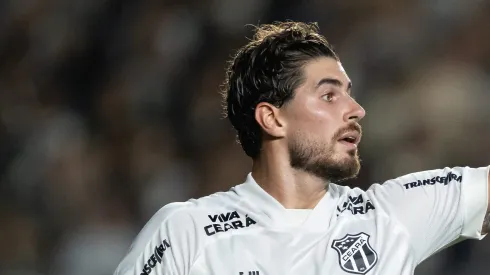 Pedro Raul atuando pelo Ceará em 2025