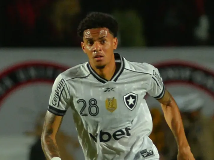 Botafogo é avisado que Vitória faz novo contato para ter Newton em 2026