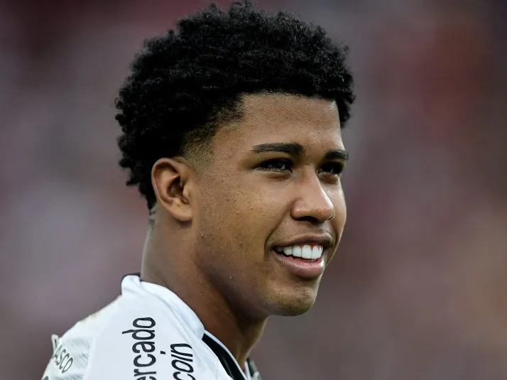 Andrey Santos 'bomba' no Vasco antes da final da Copa do Brasil