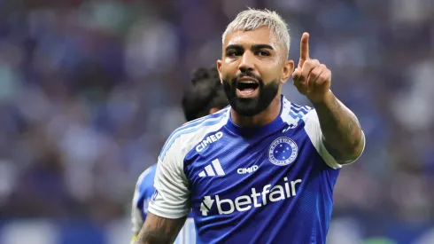 MG – BELO HORIZONTE – 09/11/2025 – BRASILEIRO A 2025, CRUZEIRO X FLUMINENSE – Gabriel Barbosa gabigol jogador do Cruzeiro reclama com a arbitragem durante partida contra o Fluminense no estadio Mineirao pelo campeonato Brasileiro A 2025. Foto: Gilson Lobo/AGIF