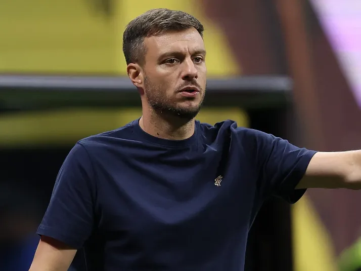 Anselmi ganha força no Botafogo para vaga de Davide Ancelotti