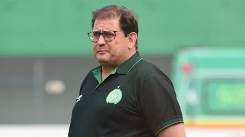 Técnico da Chapecoense Guto Ferreira durante partida contra o Atetico-MG no estadio Arena Conda pelo campeonato Brasileiro A 2018. Foto: Renato Padilha/AGIF