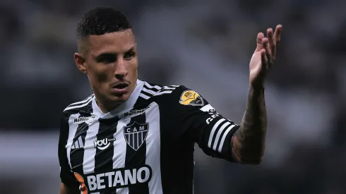 Guilherme Arana em campo pelo Galo. Foto: Ettore Chiereguini/AGIF