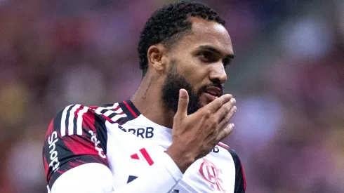 Juninho durante confronto contra o Sport no Campeonato Brasileiro de 2025.