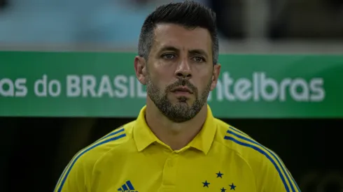 Paulo Pezzolano ex-tecnico do Cruzeiro durante partida contra o Fluminense no estadio Maracana pelo campeonato Copa do Brasil 2022. Foto: Thiago Ribeiro/AGIF