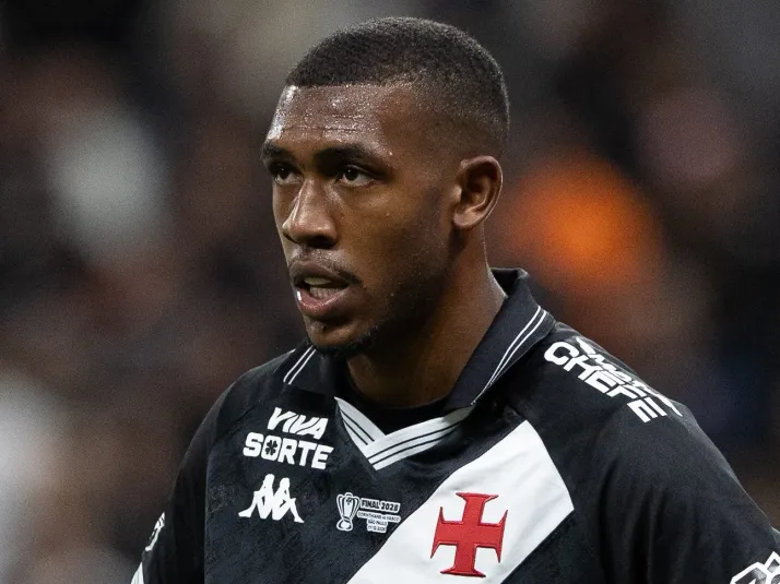 Torcida do Vasco chama Rayan de pipoqueiro após vice na Copa do Brasil