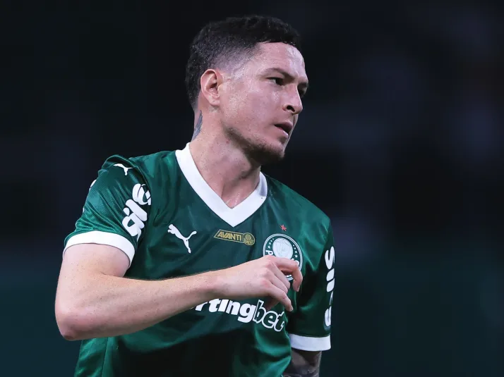 Torcida do Palmeiras comemora saída de Aníbal Moreno