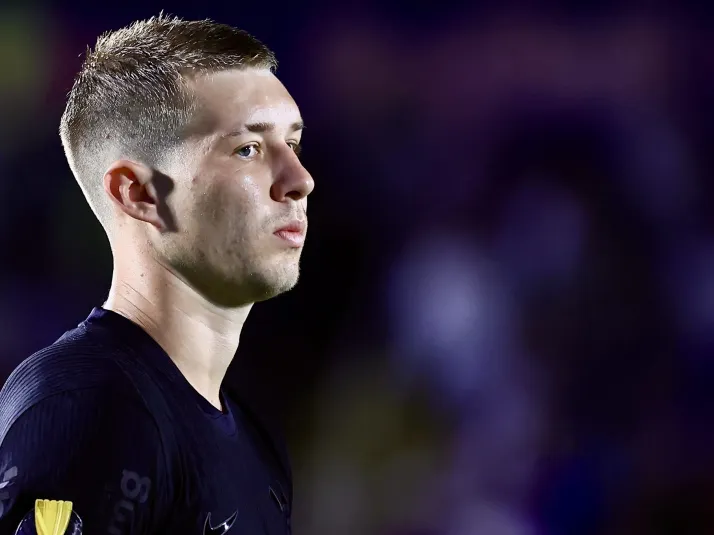 Especulado no Coritiba, Charles quer permanecer no Corinthians