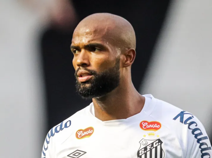 Santos define saída de Messias e outros dois para a próxima temporada