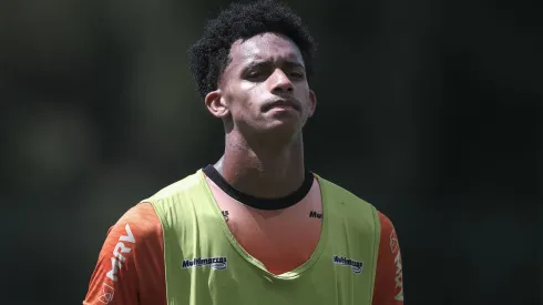 Foto: Pedro Souza/Atlético – Dylan Borrero durante treinamento do Atlético-MG em 2022.