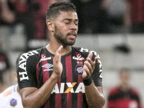 Renan Lodi 'esquece' Athletico-PR e acerta com o Atlético-MG