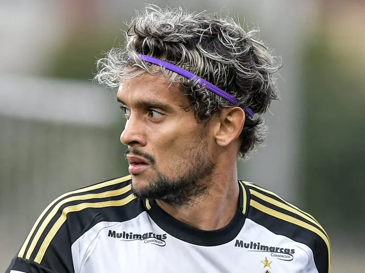 Grêmio abre conversas para contratar Gustavo Scarpa