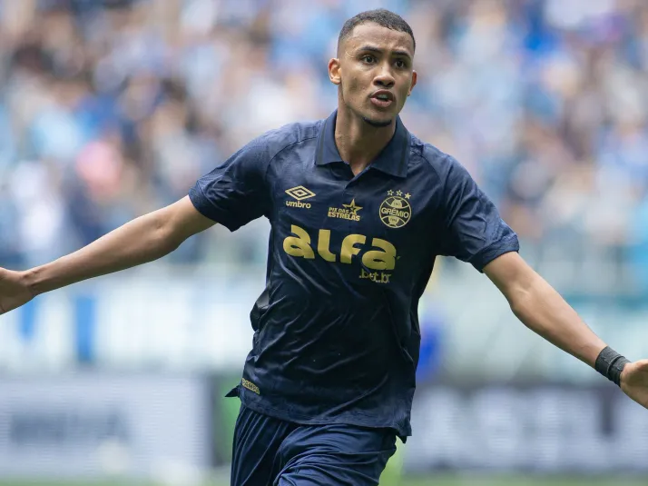 Grêmio define preço para vender André Henrique