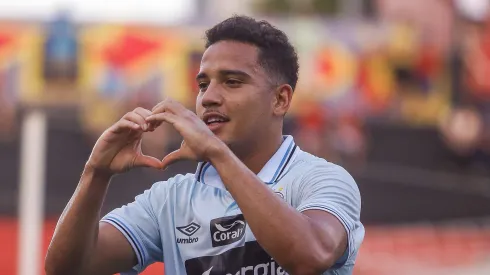 Gustavo Martins não sairá do Grêmio neste momento.