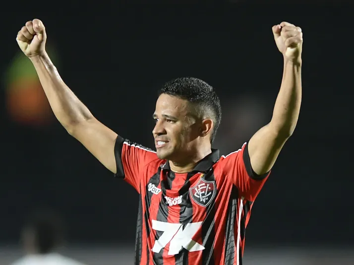 Vitória aumenta proposta e Erick devi ficar no Rubro-Negro