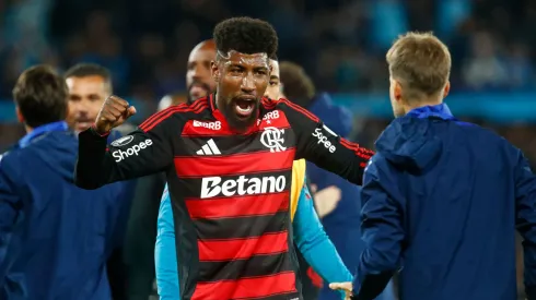 Emerson Royal, lateral do Flamengo. Foto: Marcos Brindicci/Getty Images)