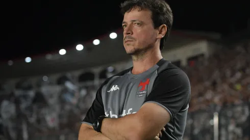 Fernando Diniz tecnico do Vasco durante partida contra o Sao Paulo no estadio Sao Januario pelo campeonato Brasileiro A 2025. Foto: Thiago Ribeiro/AGIF