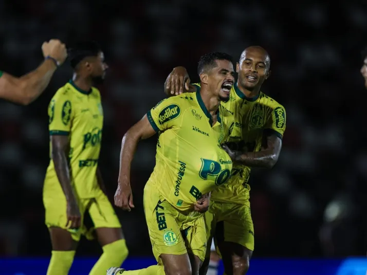 São Paulo pode dar 'chapéu' no Corinthians e fechar com Lucas Ramon, do Mirassol