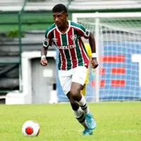 Fluminense analisa sondagem do Botafogo por Wallace Davi, jovem volante