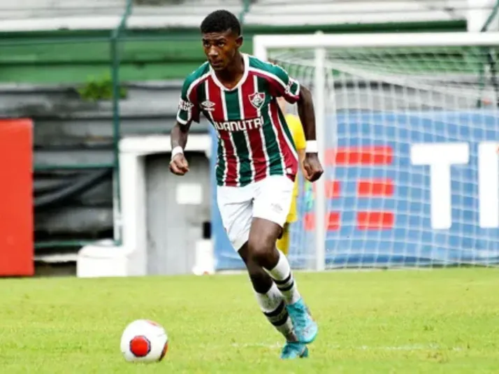 Fluminense recebe interesse do Botafogo pela promessa Wallace Davi