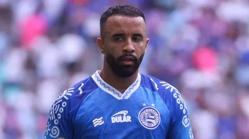 Caio Alexandre durante confronto contra o Athletico-PR no Brasileirão de 2024.