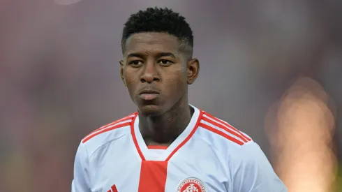 Vitao jogador do Internacional durante partida contra o Flamengo no estadio Maracana pelo campeonato Brasileiro A 2025. Foto: Thiago Ribeiro/AGIF