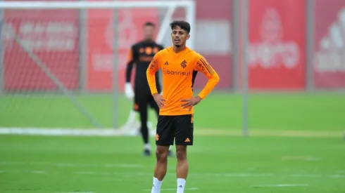 Gabriel Barros vai deixar o Internacional. Reprodução/Instagram