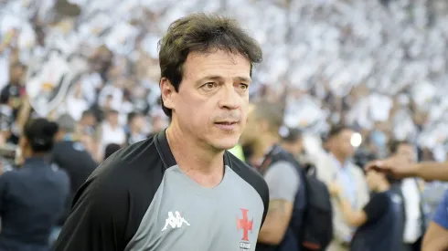 RJ – RIO DE JANEIRO – 21/12/2025 – COPA DO BRASIL 2025, VASCO X CORINTHIANS – Fernando Diniz tecnico do Vasco durante partida contra o Corinthians no estadio Maracana pelo campeonato Copa Do Brasil 2025. Foto: Alexandre Loureiro/AGIF