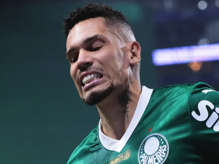 Paulinho desabafa sobre lesões no Palmeiras e faz promessa