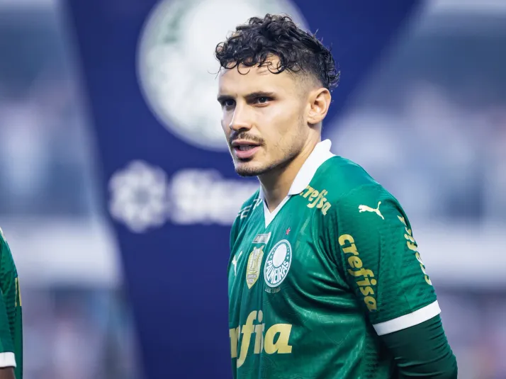 Raphael Veiga deve receber novas propostas para deixar o Palmeiras
