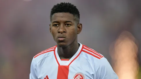 Vitão deixará o Internacional rumo ao Flamengo.