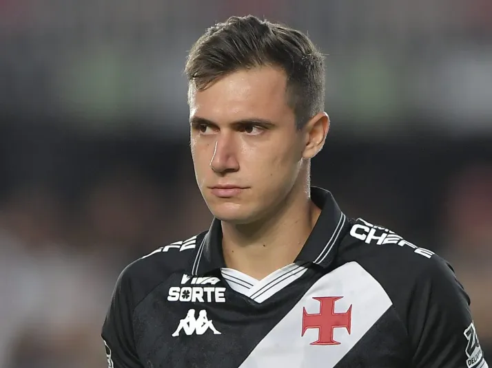 Roma tem interesse em Lucas Piton, do Vasco