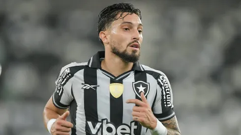 Alex Telles, lateral-esquerdo do Botafogo