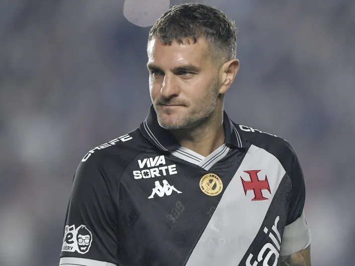 Especulado no Coritiba, Vegetti não quer deixar o Vasco