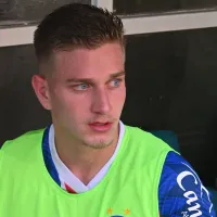 Bahia decide manter volante Jota e vai testá-lo no Baiano; Jovem não teve espaço no Criciúma