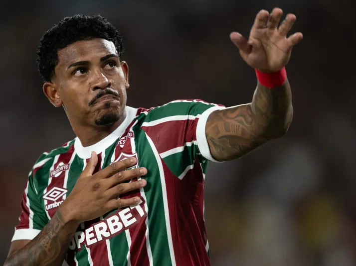 Fluminense toma decisão e irá negociar John Kennedy em 2026