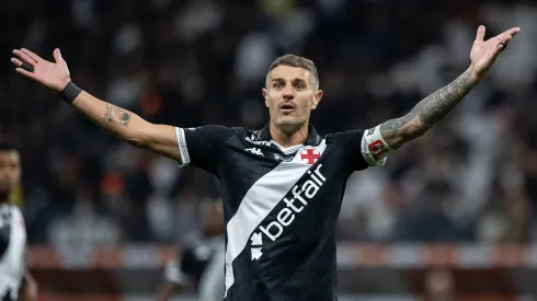 Vegetti perdeu espaço no Vasco em 2025.