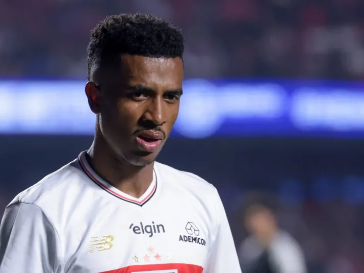 São Paulo comunica compra de Marcos Antônio à Lazio e barra interesse do Flamengo