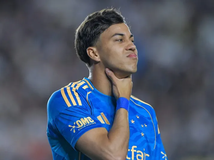 Kaio Jorge 'balança' com oferta do Flamengo, mas descarta forçar saída do Cruzeiro