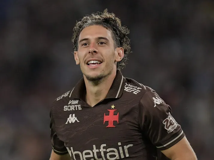 Nuno Moreira recebe sondagens, mas quer ficar no Vasco