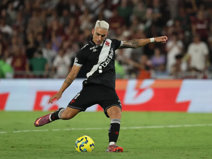 Puma Rodríguez se manifesta e manda recado após renovação com Vasco