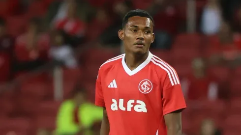 Raykkonen atuando no Internacional em 2025 – Foto: Reprodução/Ricardo Duarte/SCI