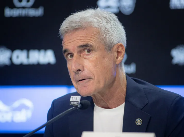 Grêmio entra em disputa com o Atlético-MG e pode fechar com Vitor Carvalho, do Braga