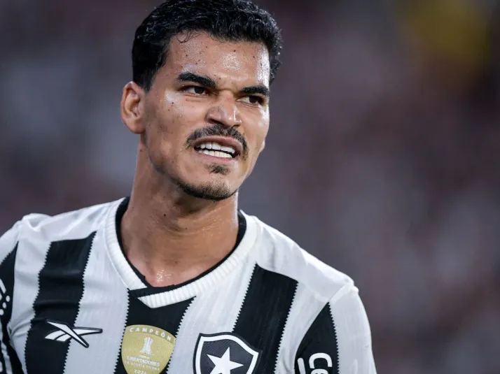 Ex-Botafogo, volante Danilo Barbosa é oferecido ao Grêmio