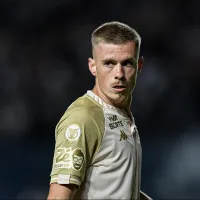 Maxime Dominguez volta de empréstimo e pode ganhar oportunidade com Diniz no Vasco