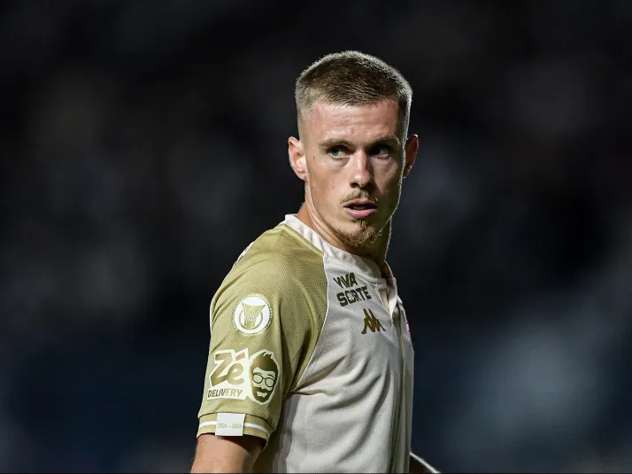 Maxime Dominguez volta de empréstimo e pode ganhar oportunidade no Vasco