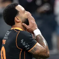 Torcedor do Palmeiras provoca e rende momento inusitado com Memphis Depay, do Corinthians