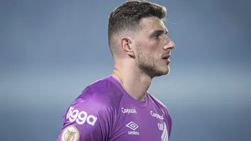 Bento goleiro do Athletico-PR durante partida contra o Goias no estadio Serrinha pelo campeonato Brasileiro A 2023.